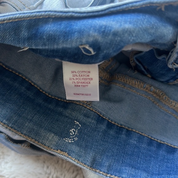 SO Light Wash Cuffed Denim Shorts Size 3 (Juniors) - Picture 3 of 4